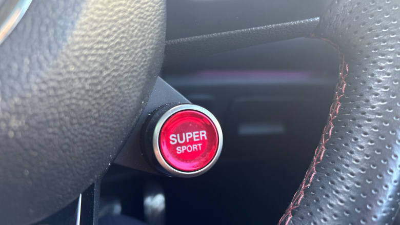 MG Hs 1.5 T-GDI Exclusive 5dr DCT Petrol Hatchback